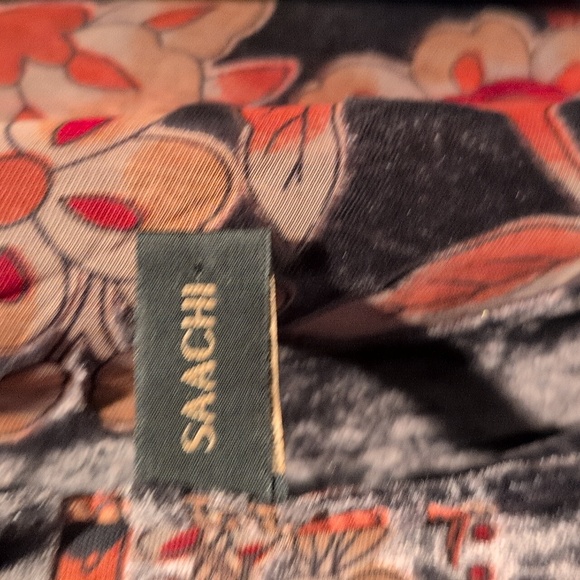 Beautiful Saachi Wrap - Picture 6 of 7